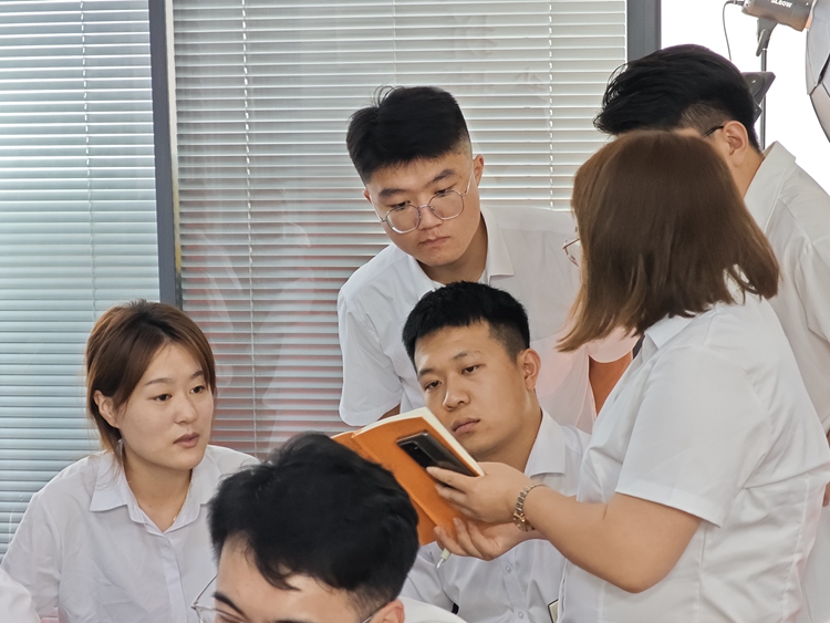 青島中邦凌牛商爭(zhēng)霸賽啟動(dòng)大會(huì)