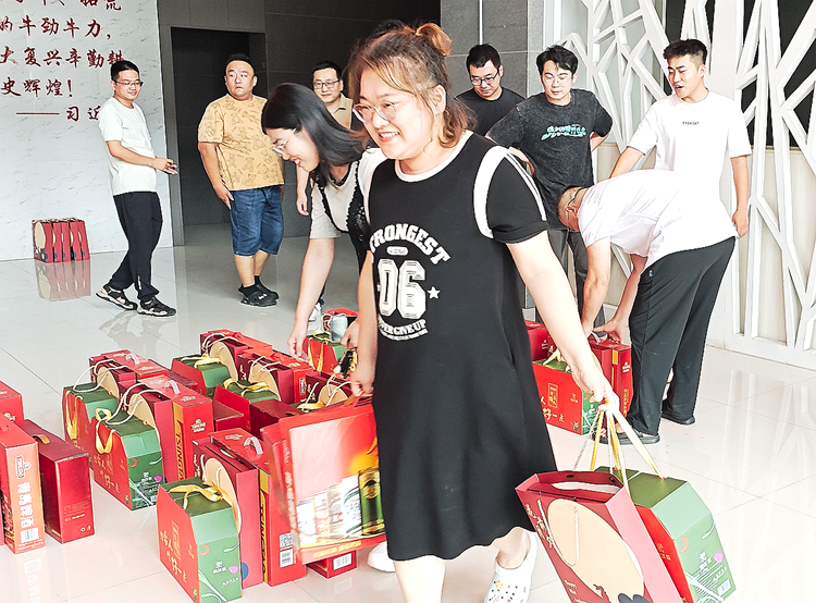 青島中邦凌祝大家中秋快樂
